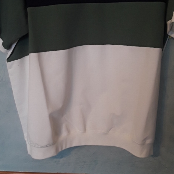 Clothes - Picture 2 of 3